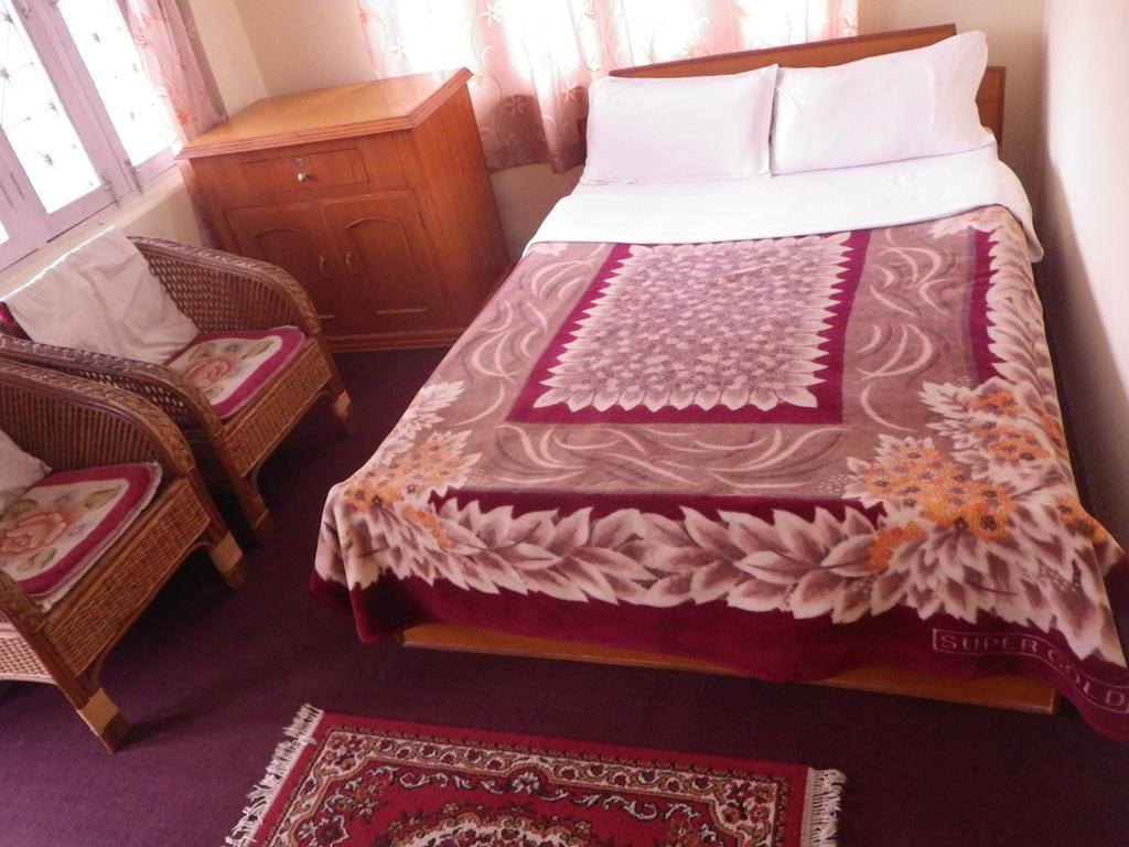 Green Tara Hotel بوكْرا الغرفة الصورة