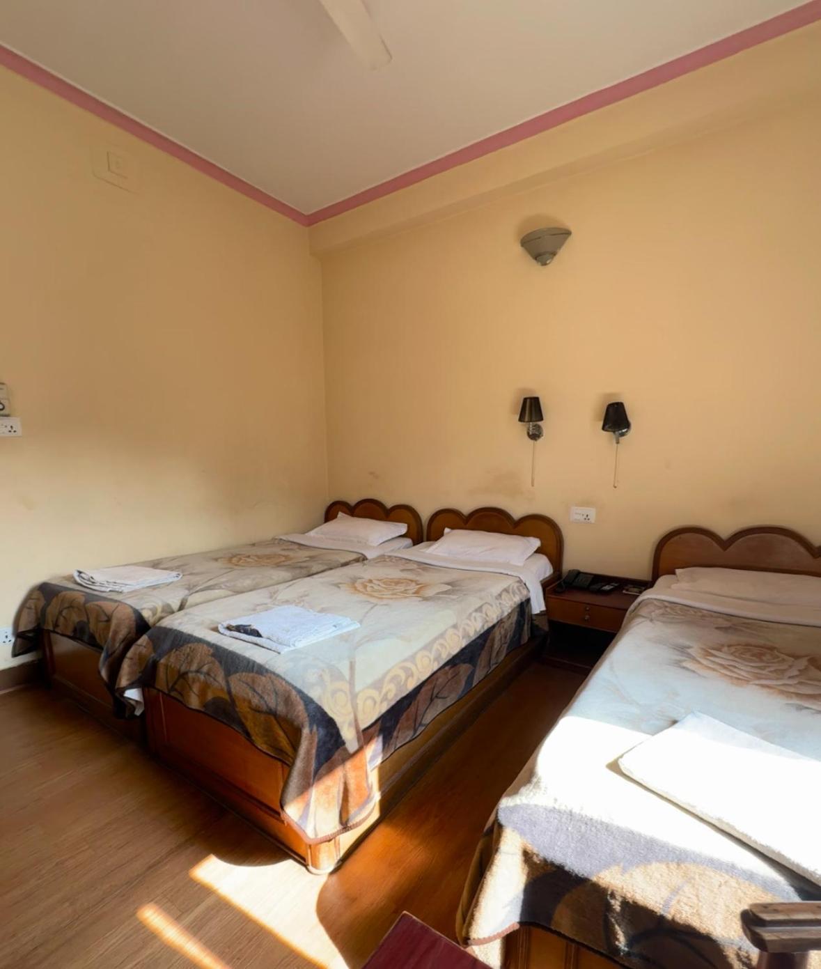 Green Tara Hotel بوكْرا المظهر الخارجي الصورة