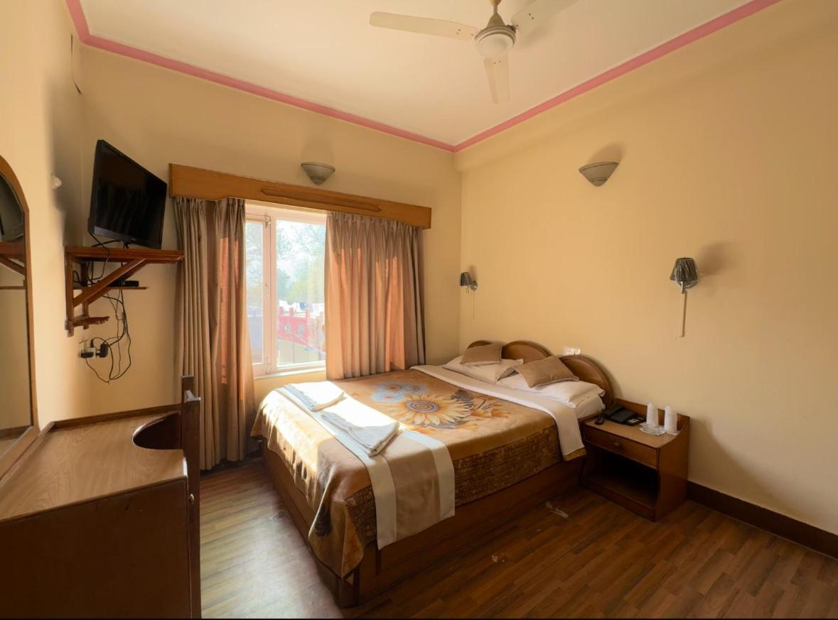 Green Tara Hotel بوكْرا المظهر الخارجي الصورة