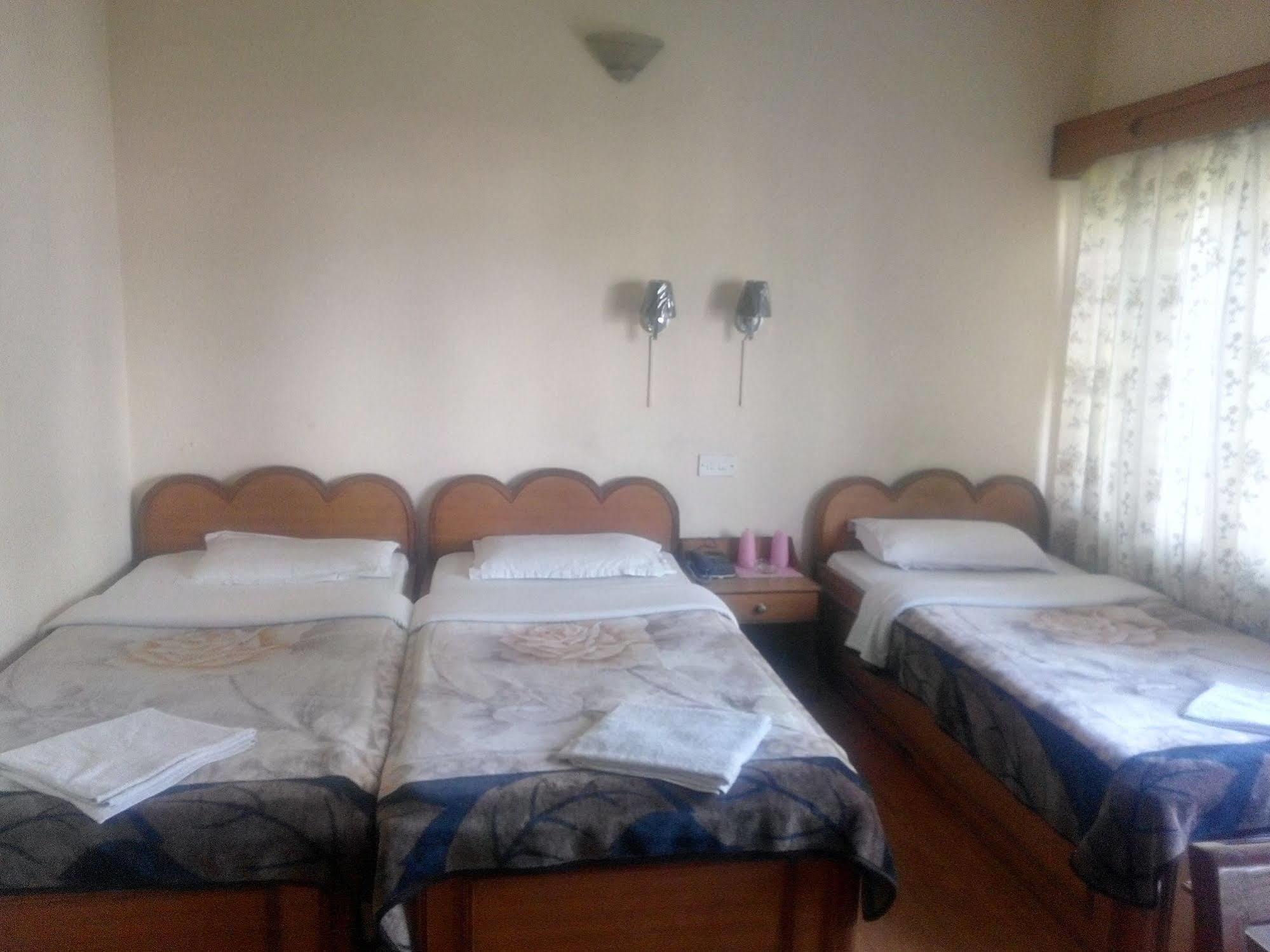 Green Tara Hotel بوكْرا المظهر الخارجي الصورة