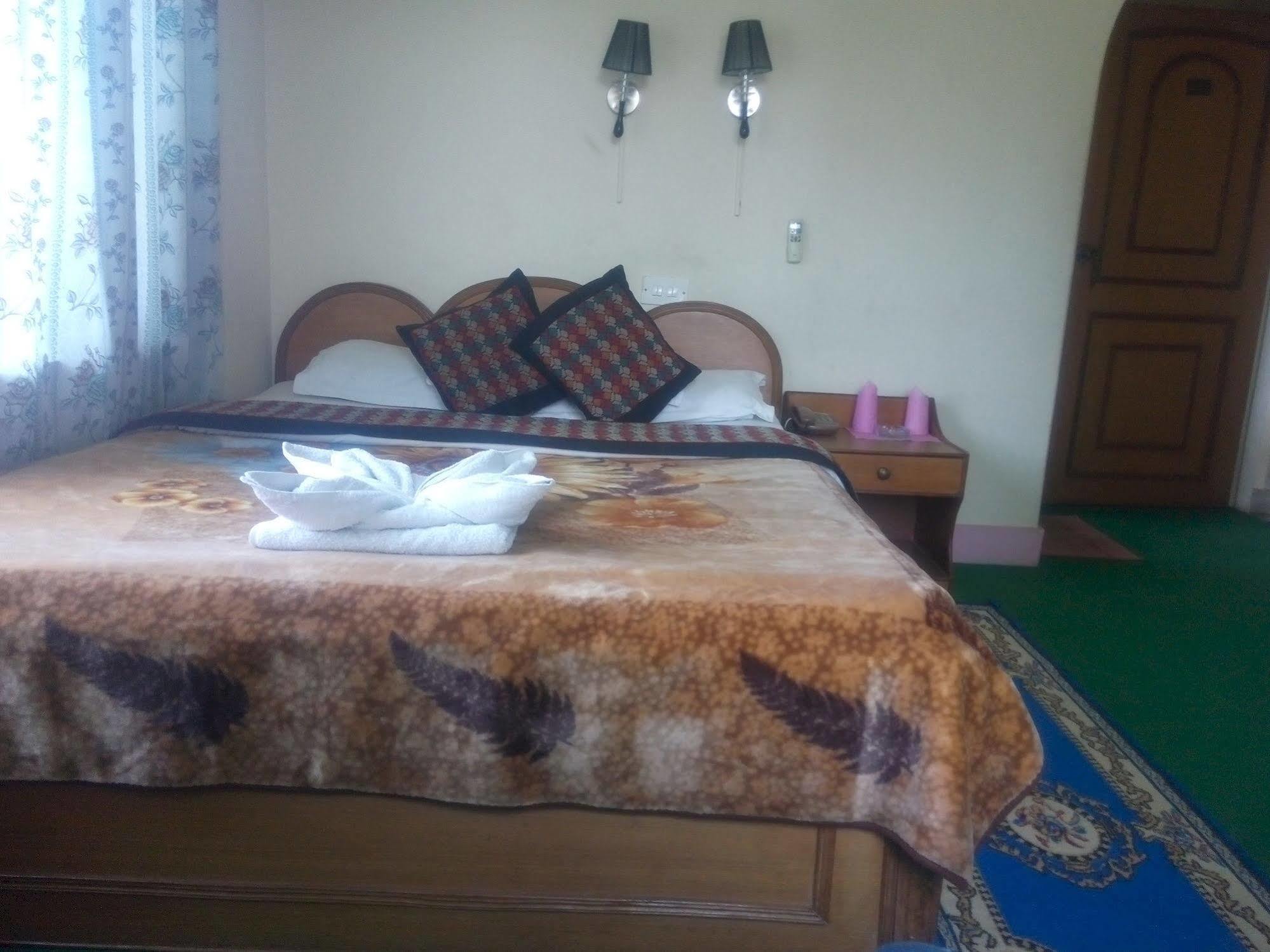 Green Tara Hotel بوكْرا المظهر الخارجي الصورة